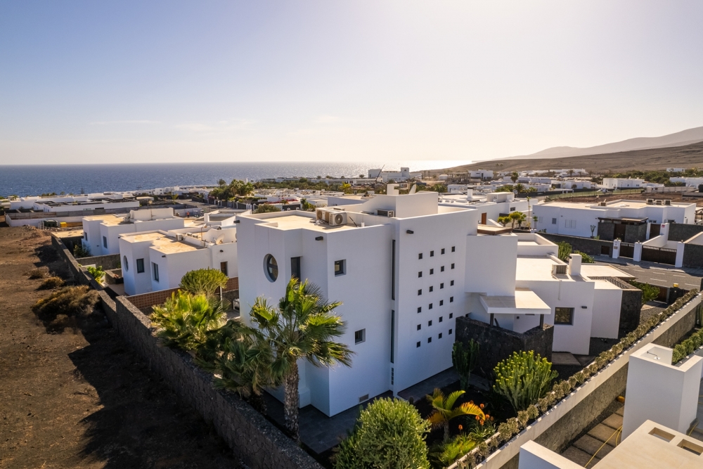Spacious 5-Bedroom Villa with Heated Pool – Playa Blanca – photo 16