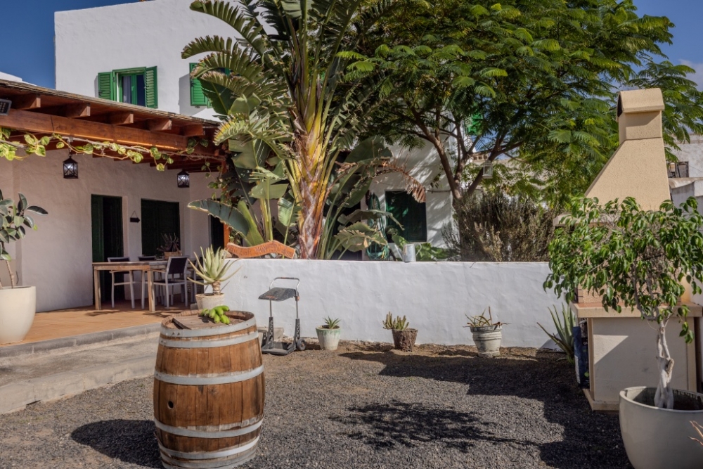 Historic 6-Bedroom Country Estate with Panoramic Views and Endless Potential in Haría, Lanzarote – photo 28
