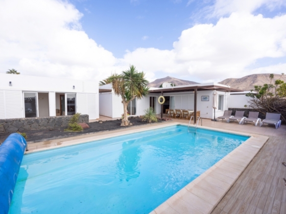 Charming 4-Bedroom Villa with Pool, Sea Views in Costa Papagayo – photo 1