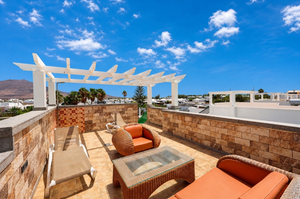 Spacious 3-Bedroom Villa with Exceptional Outdoor Entertaining Spaces – Playa Blanca – photo 20