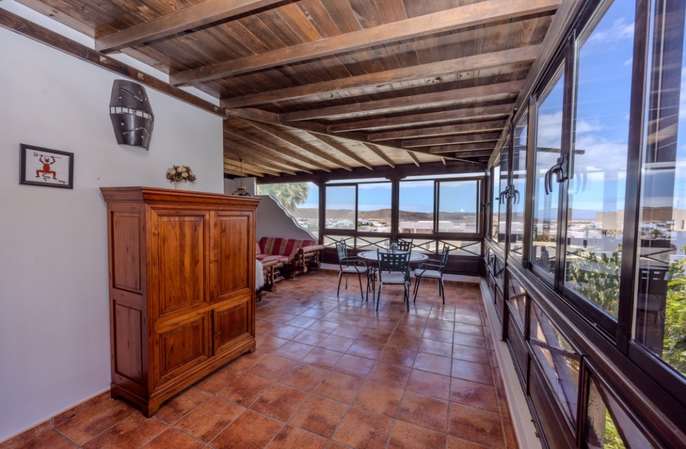 Fantastic Canarian villa with separate apartment in Costa Teguise – photo 26