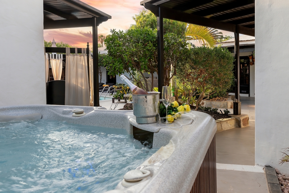 Luxury 7 bedroom 6 bathroom villa with private pool in Los Mojones – photo 3