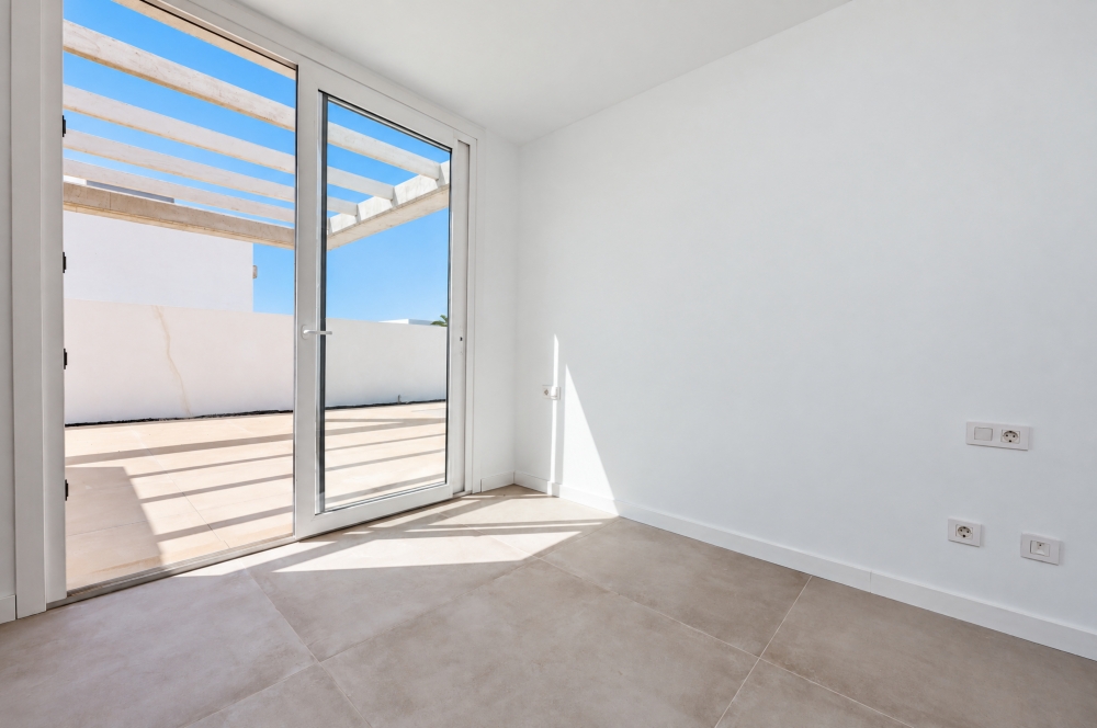 Brand New 3 Bedroom Detached Villa with Private Pool in Playa Blanca – photo 11