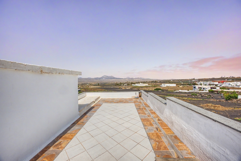 3 bedroom bungalow with panoramic views in La Villa de Teguise – photo 34