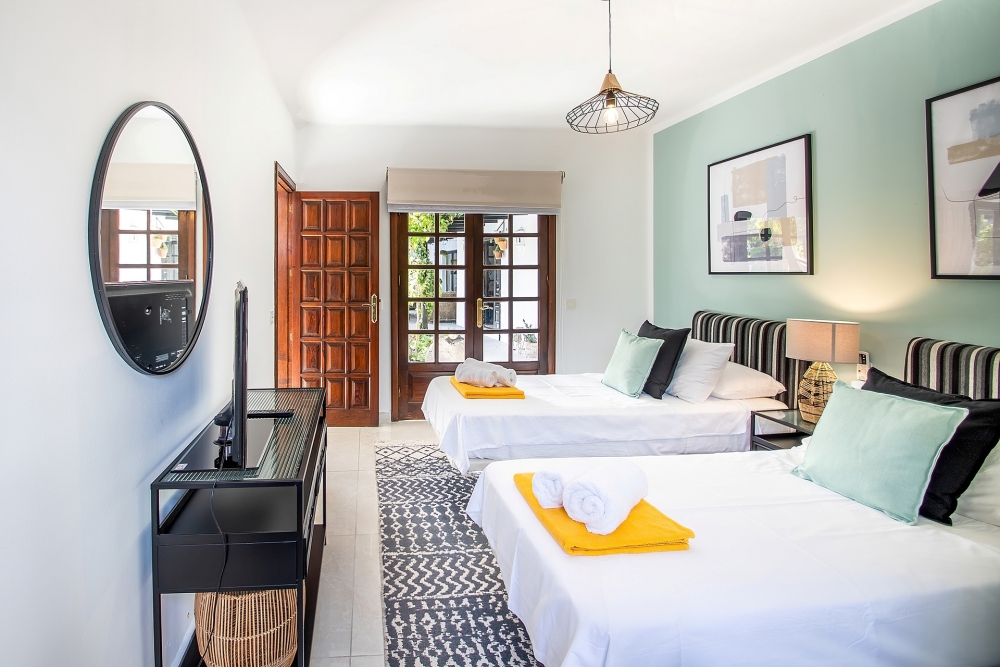 Luxury 7 bedroom 6 bathroom villa with private pool in Los Mojones – photo 32