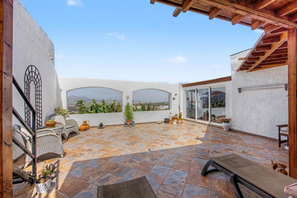 3 bedroom bungalow with panoramic views in La Villa de Teguise – photo 8