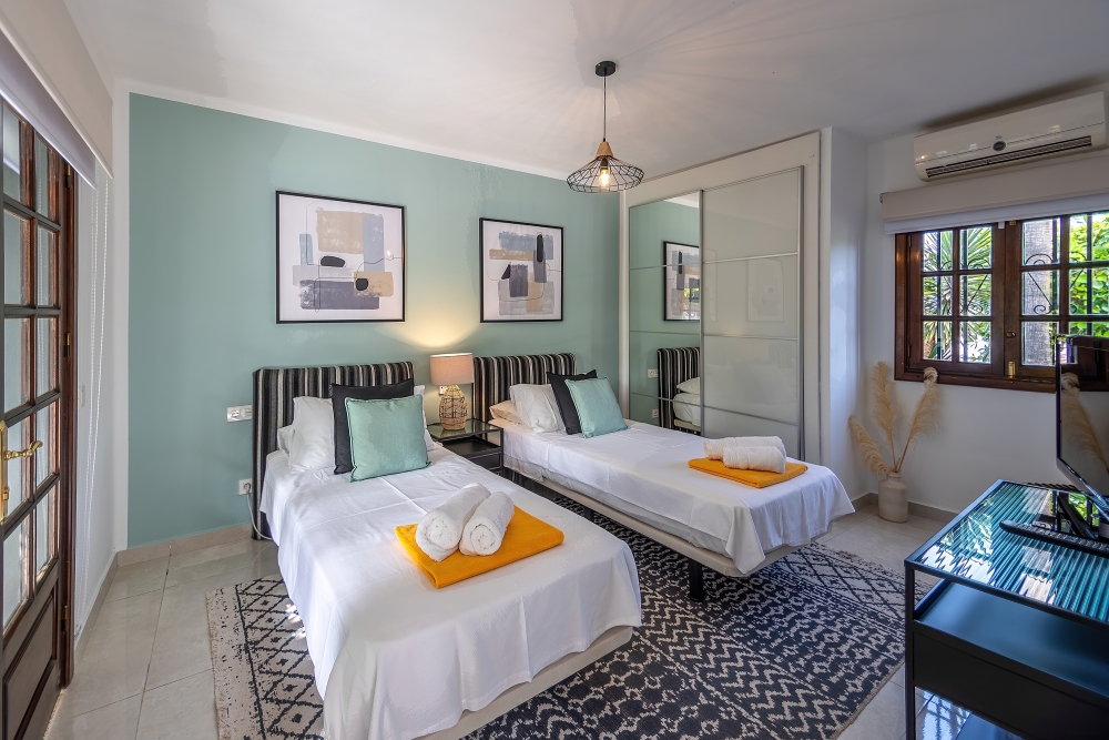 Luxury 7 bedroom 6 bathroom villa with private pool in Los Mojones – photo 31