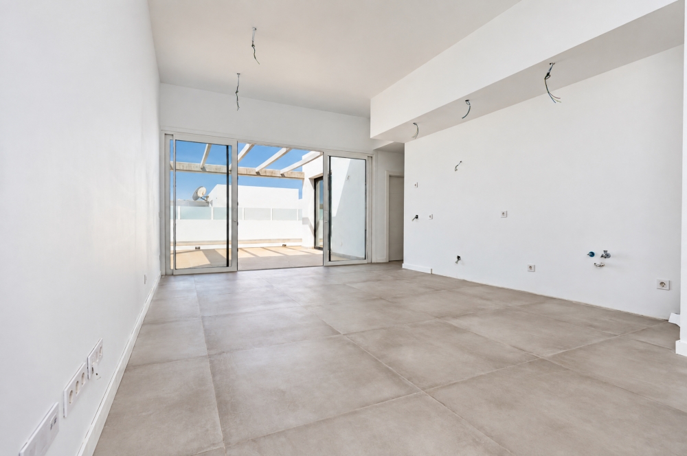 Brand New 3 Bedroom Detached Villa with Private Pool in Playa Blanca – photo 2