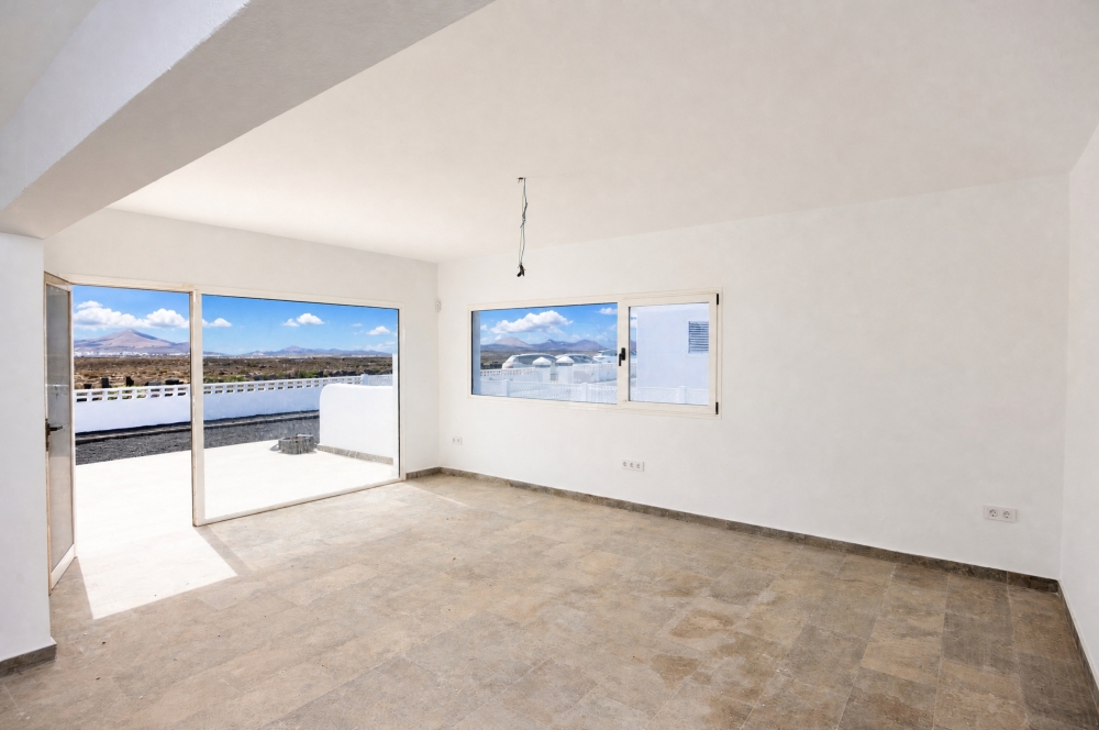 Exclusive Bungalow with Large Plot in San Juan, Famara – photo 15