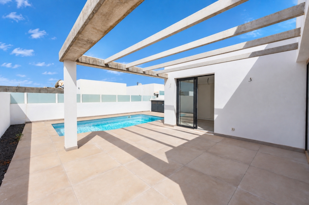 Brand New 3 Bedroom Detached Villa with Private Pool in Playa Blanca – photo 18